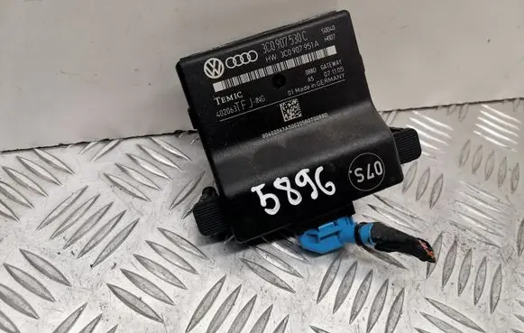 Volkswagen PASSAT B6 Gateway control module 3C0907530C 3C0907951A