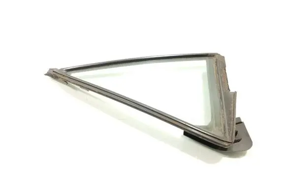 Mazda 3 II Rear vent window glass 