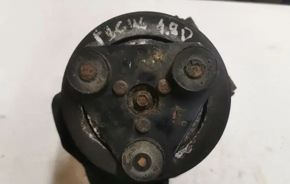 Ford Focus Air conditioning (A/C) compressor (pump) 4M5H19D629AD