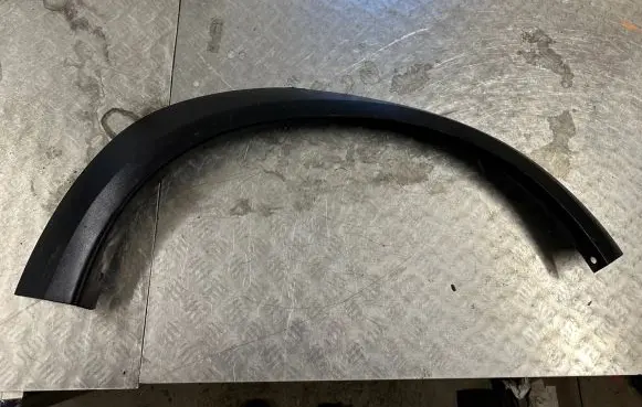 Volvo XC70 Front arch trim 30763654