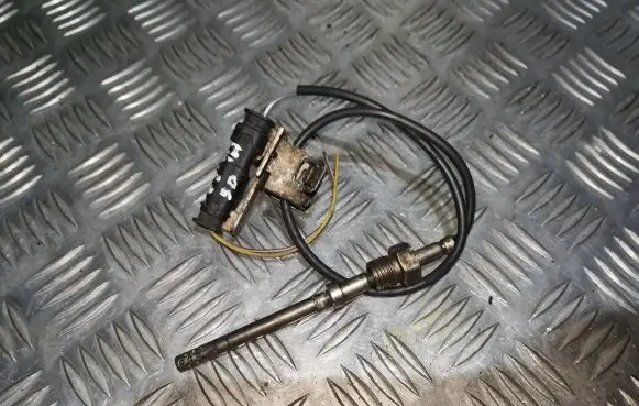 Mercedes-Benz ML W164 Exhaust gas temperature sensor A0051531128