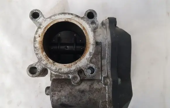 Skoda Fabia Mk2 (5J) Throttle valve A2C53367617 03D133062F