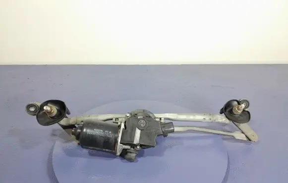 Toyota Prius (NHW20) Front wiper linkage and motor 85110-47080