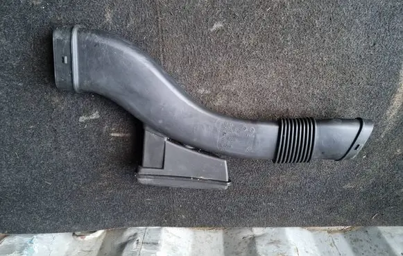 BMW X7 G07 Intercooler air guide/duct channel 8662935 72422475 1099123