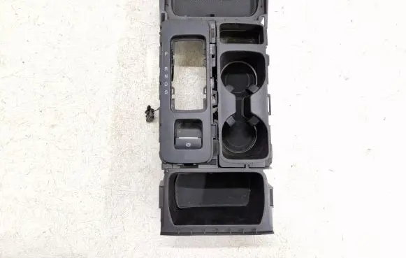 Cup holder front