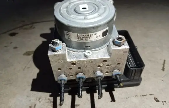 Mercedes-Benz C W205 ABS Pump A2059012800