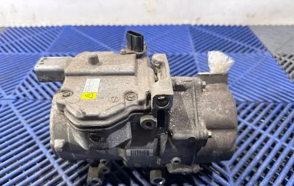 Lexus CT 200H Air conditioning (A/C) compressor (pump) ES27C 0422000402 11P01340