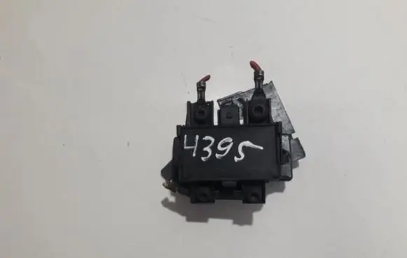 Volvo S70 V70 V70 XC Glow plug pre-heat relay 151297