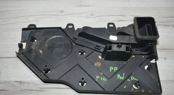 Dashboard lower bottom trim panel
