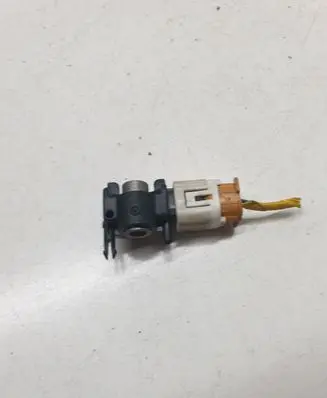 Hyundai Santa Fe Airbag deployment crash/impact sensor 959202B200