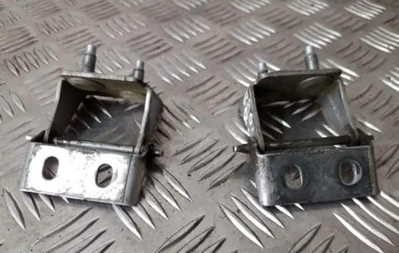 Ford Focus Tailgate/trunk/boot hinge AM51U42900AE AM51U42901AE