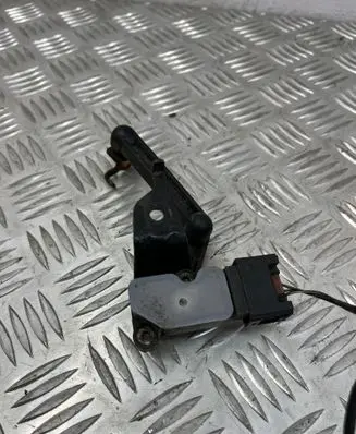 BMW 2 F46 Headlight/headlamp level sensor 6870200