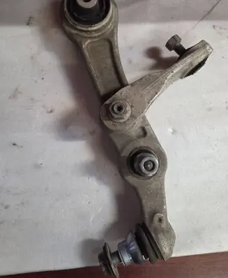 Mercedes-Benz C W205 Front lower control arm/wishbone 20513LI