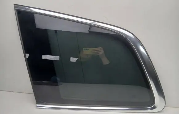 Volvo XC90 Rear side window 32206907 43R002092
