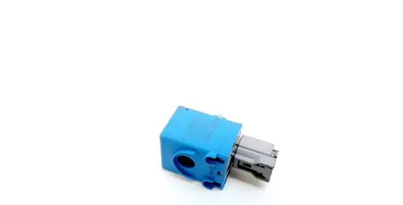 Toyota RAV 4 (XA40) Central locking relay 8974730040
