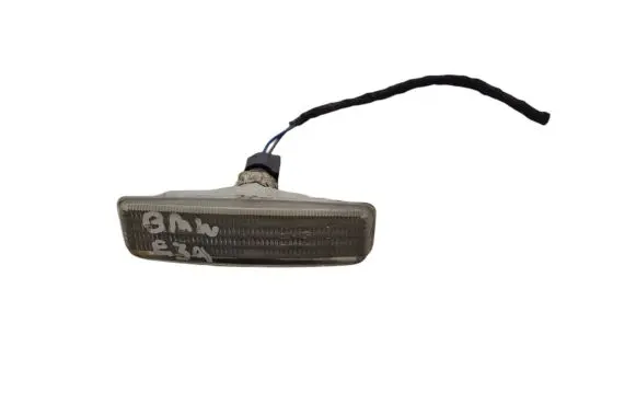 BMW 5 E39 Front fender indicator light 9407958 2496299