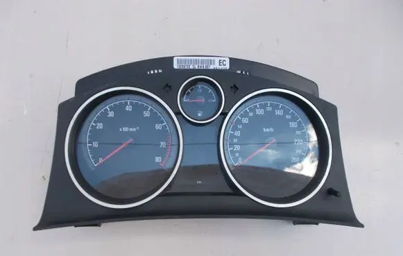 Opel Zafira B Speedometer (instrument cluster) 13239722