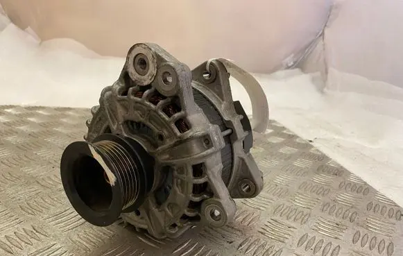 Volvo XC90 Generator/alternator 30659580