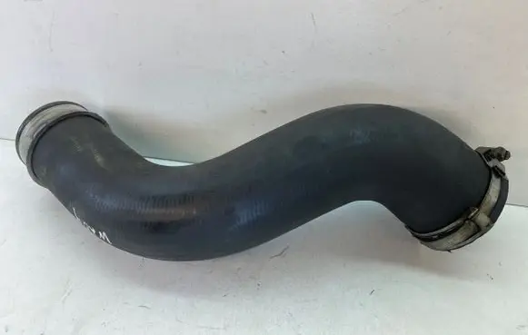 Mercedes-Benz C W204 Intercooler hose/pipe A2045281882 L22356D 625134DE