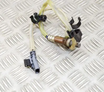 Volvo XC40 Lambda probe sensor 32330007