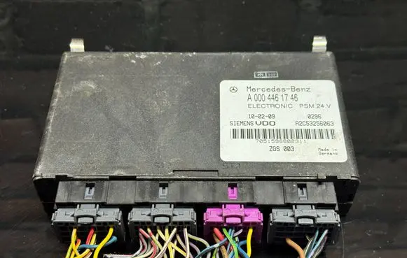 Mercedes-Benz Vario Engine control unit/module A0004461746 ZGS003 7051598802
