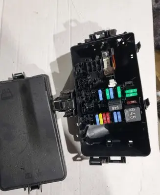 Volkswagen Tiguan Fuse box set 5WA937132A 5QS907361