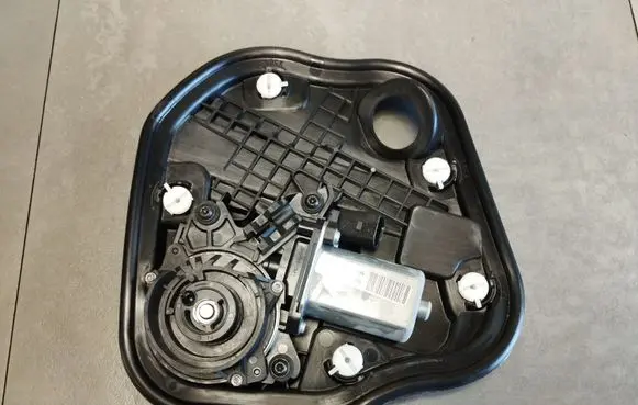 Audi A7 S7 4G Front door soft close latching motor 4G8837004
