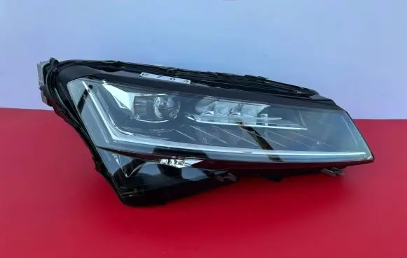 Skoda Superb B8 (3V) Headlight/headlamp 3V1941016D
