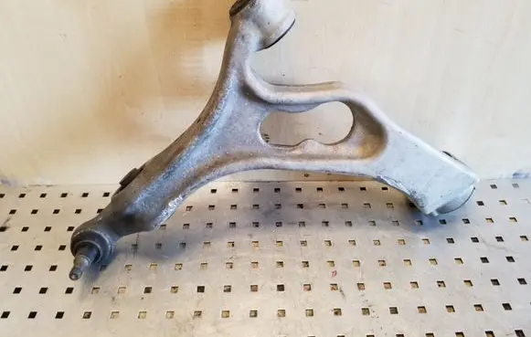 Volkswagen Touareg II Front lower control arm/wishbone 7P0407152C