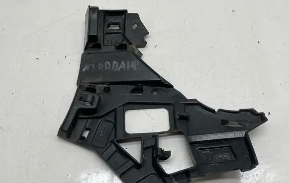 Front bumper mounting bracket