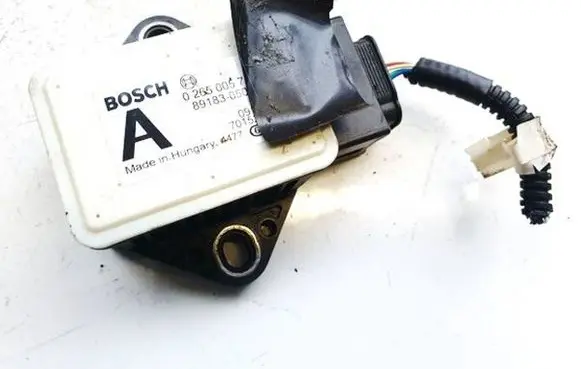 Toyota Avensis T270 ESP acceleration yaw rate sensor 0265005719 89183-05030