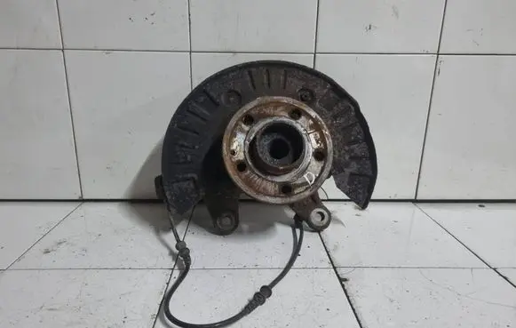 Mercedes-Benz Vito Viano W639 Front wheel hub spindle knuckle 