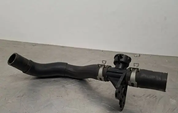 Toyota Yaris Engine coolant pipe/hose 