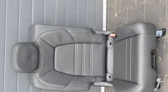 Porsche Cayenne (9Y0 9Y3) Second row seats 