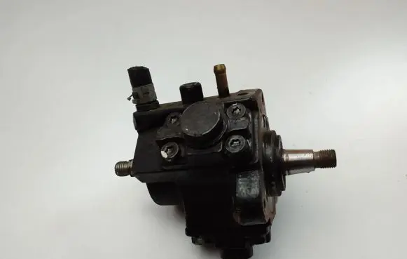 Opel Insignia A Fuel injection high pressure pump 0445010193