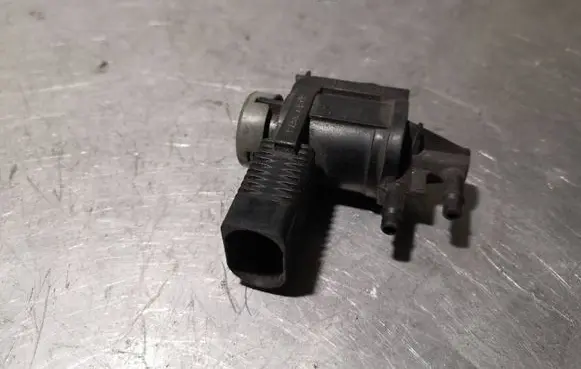 Seat Toledo II (1M) Turbo solenoid valve 1J0906283C