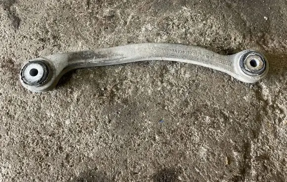 Mercedes-Benz E W211 Rear control arm A2303520001