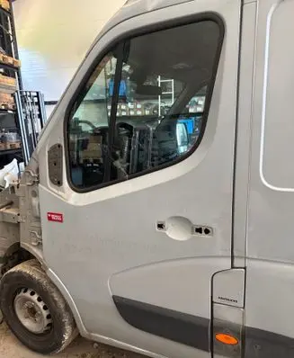 Renault Master III Front door