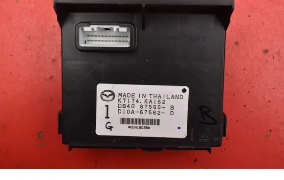 Mazda MX-5 NA Miata Comfort/convenience module D10A67562D