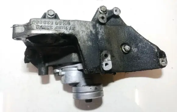 Opel Vectra B Engine mounting bracket 90528680 33679