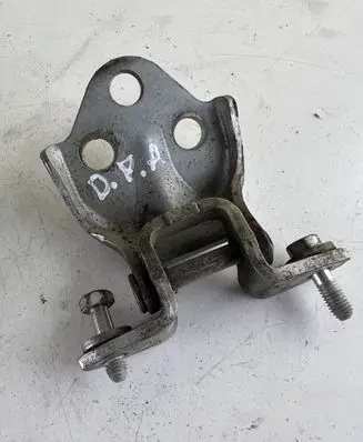 Mitsubishi Space Star Front door lower hinge 