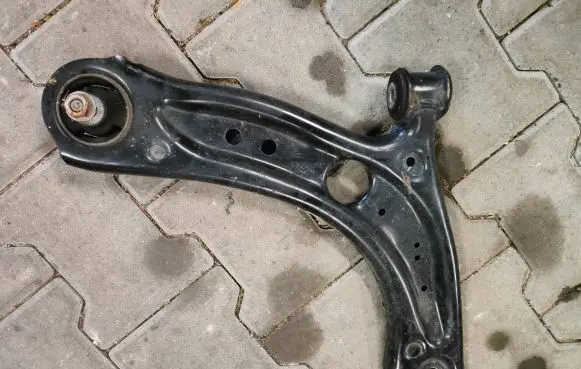 Volkswagen Golf VII Front lower control arm/wishbone 5Q0407152R