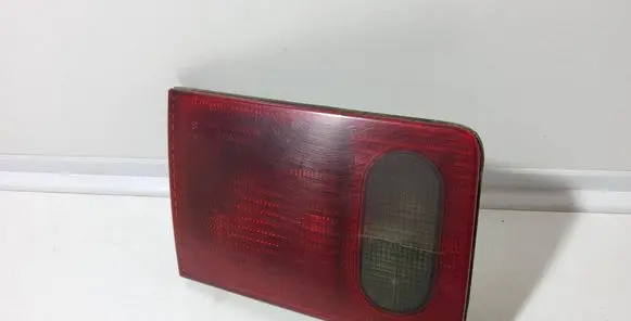 Tailgate rear/tail lights
