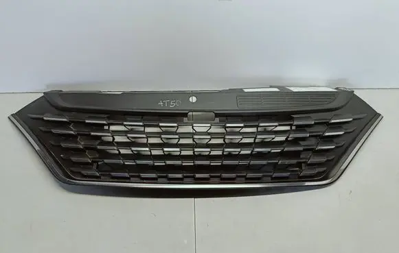 Iveco Daily 6th gen Front grill 5802317677 AT876 5802317677KZ