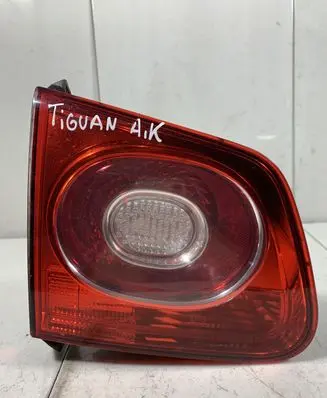 Volkswagen Tiguan Tailgate rear/tail lights 5N0945093C