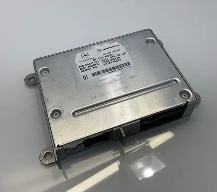 Mercedes-Benz E W211 Bluetooth control unit module A2118705526 UH06MM01CB DM70778297