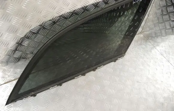 Mercedes-Benz E W212 Front triangle window/glass A2126703012