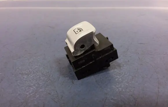 BMW X3 E83 Electric window control switch 9299457