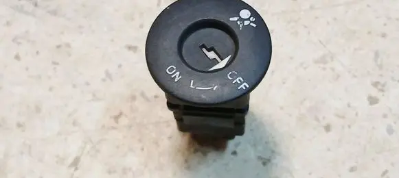 Passenger airbag on/off switch