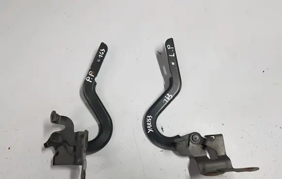 Toyota Yaris Engine bonnet/hood hinges 